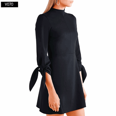 Vestido de Moda Cuello Alto y Manga con Abertura