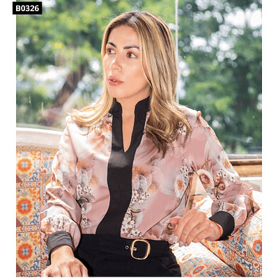 Blusa Estampada Con Cuello Hindu