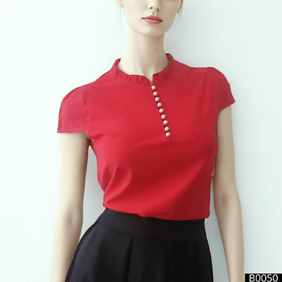 Blusa manga corta con botones de perlas