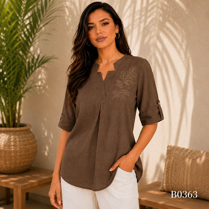 Blusa en Lino con escote de Estrella 2