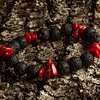 Pulsera piedra volcánica y coral