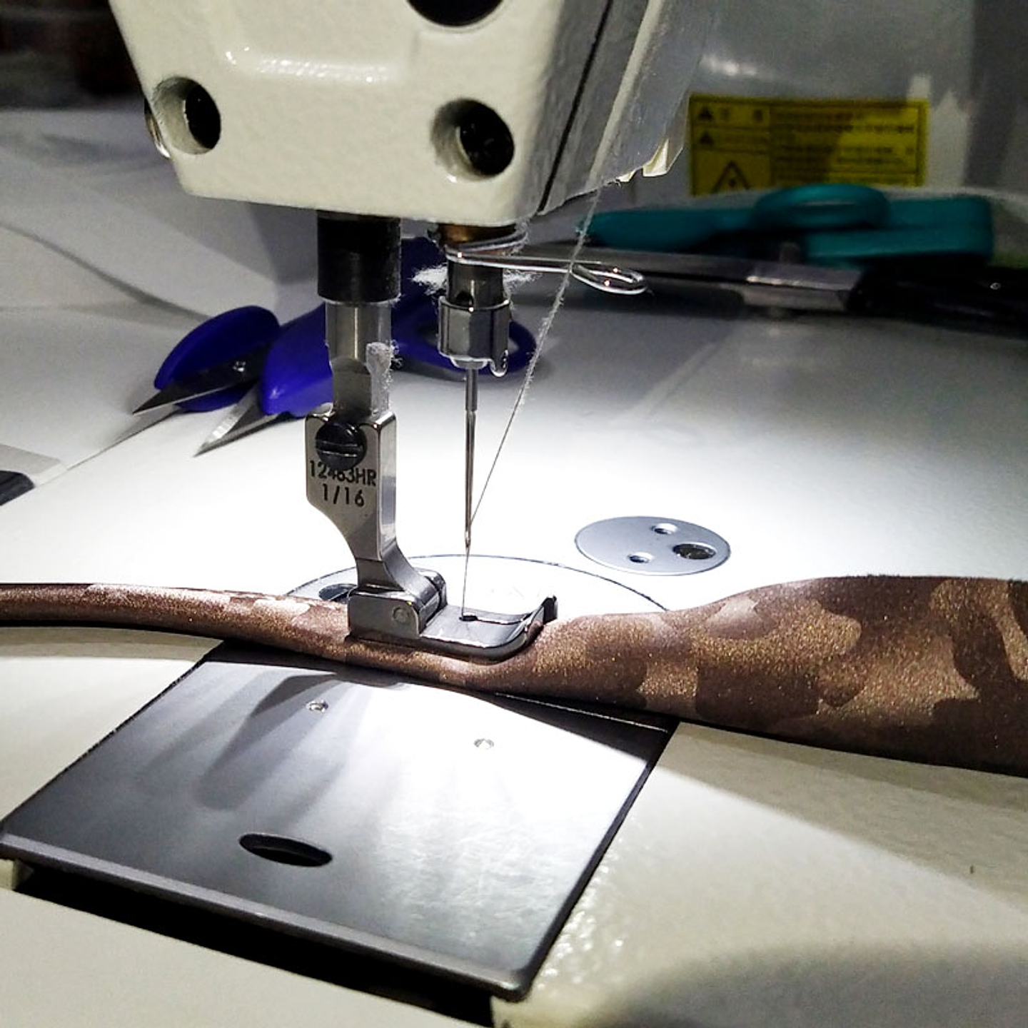 Pie Guía 1/16 Prénsatela Derecho Susei Maquina de Coser Plana Modistería 2