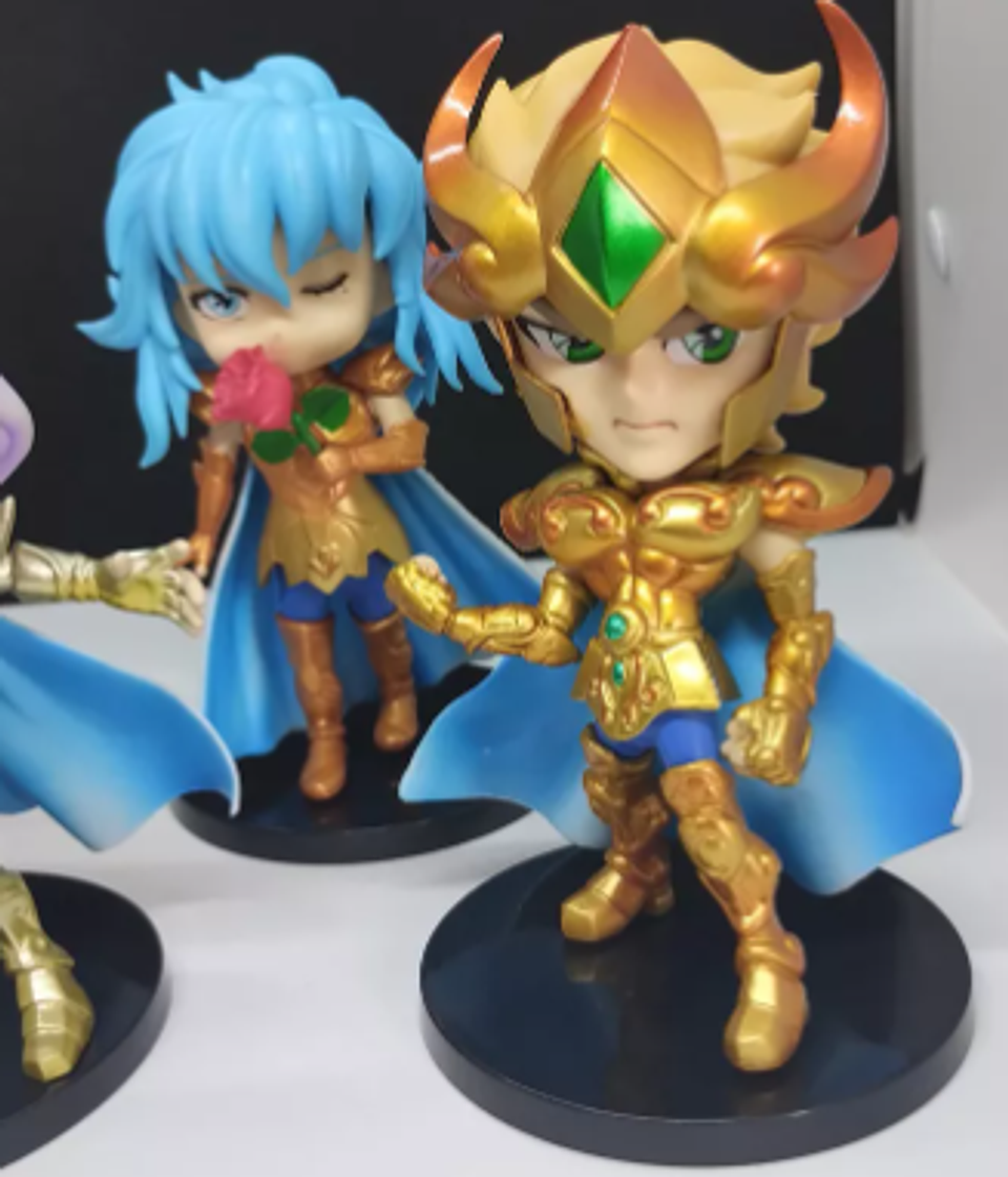 Figuras Caballeros del Zodiaco Dorado 4