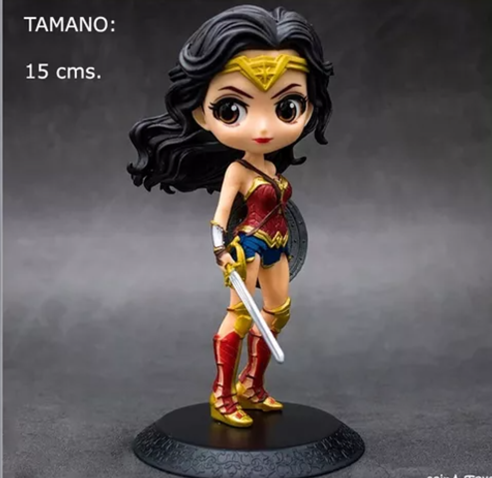 Mujer Maravilla Figura Con base  4