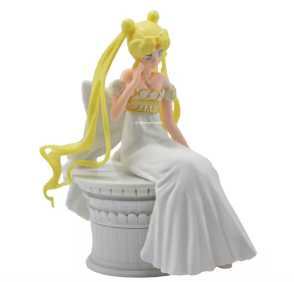 Sailor Moon Sentada Princesa Serena 3