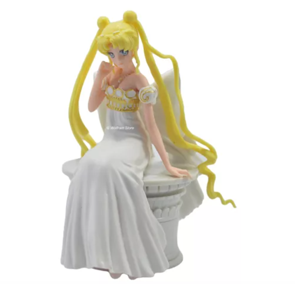 Sailor Moon Sentada Princesa Serena 4