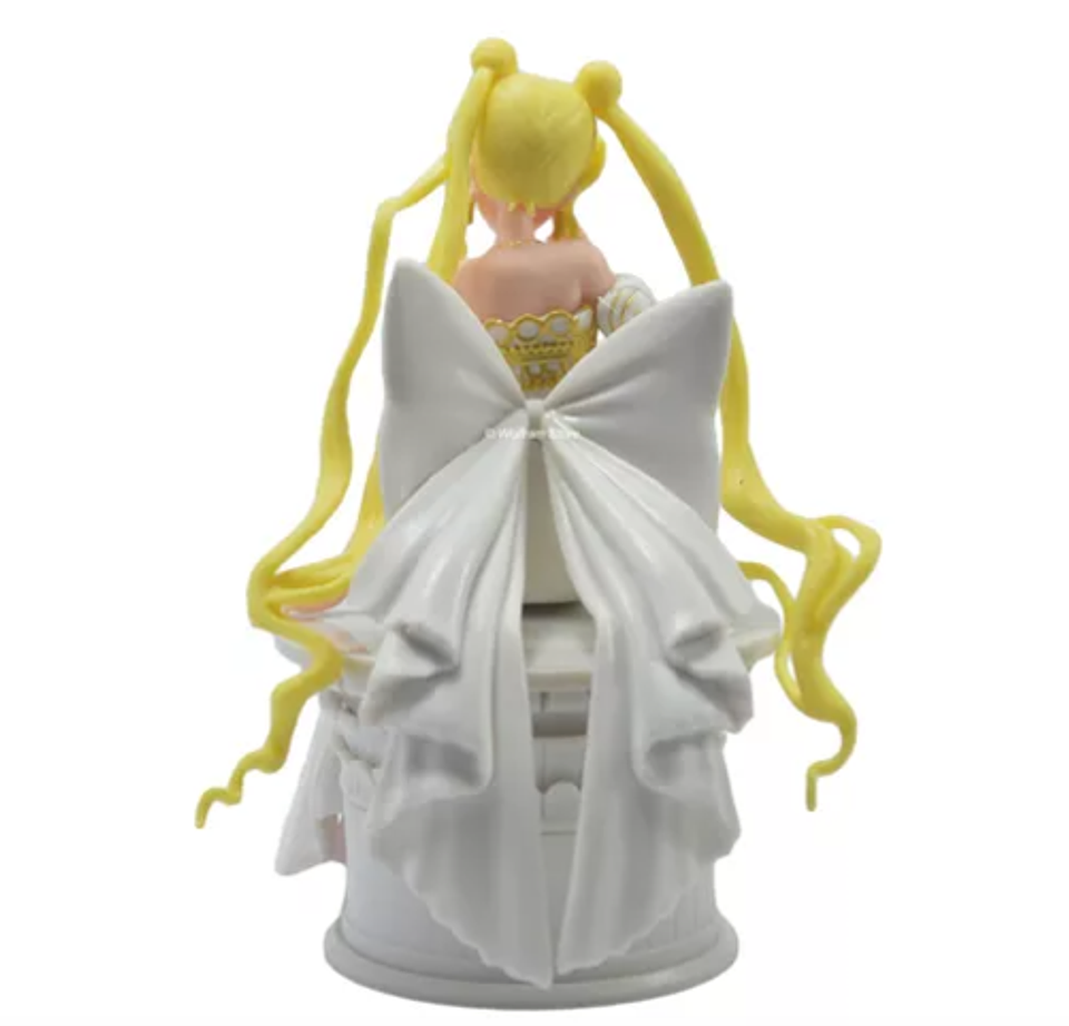 Sailor Moon Sentada Princesa Serena 5