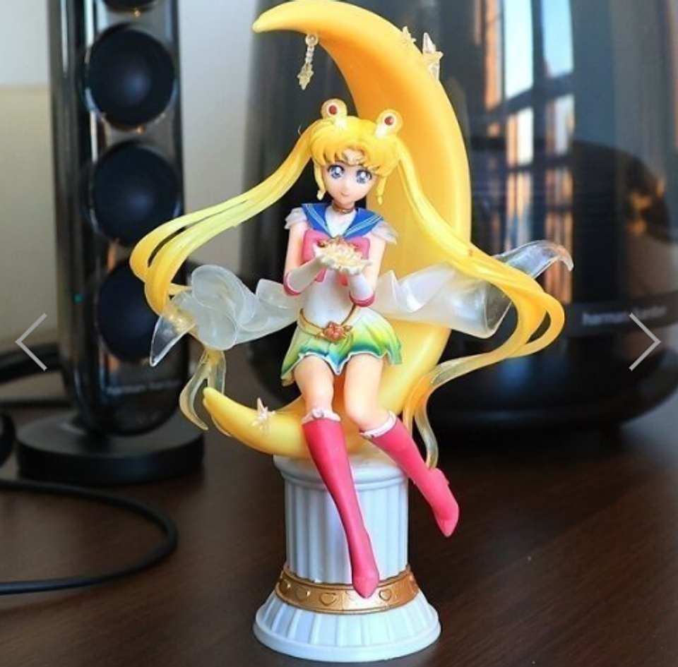 Sailor Moon Serena Tsukino Figura Sentada En La Luna 4