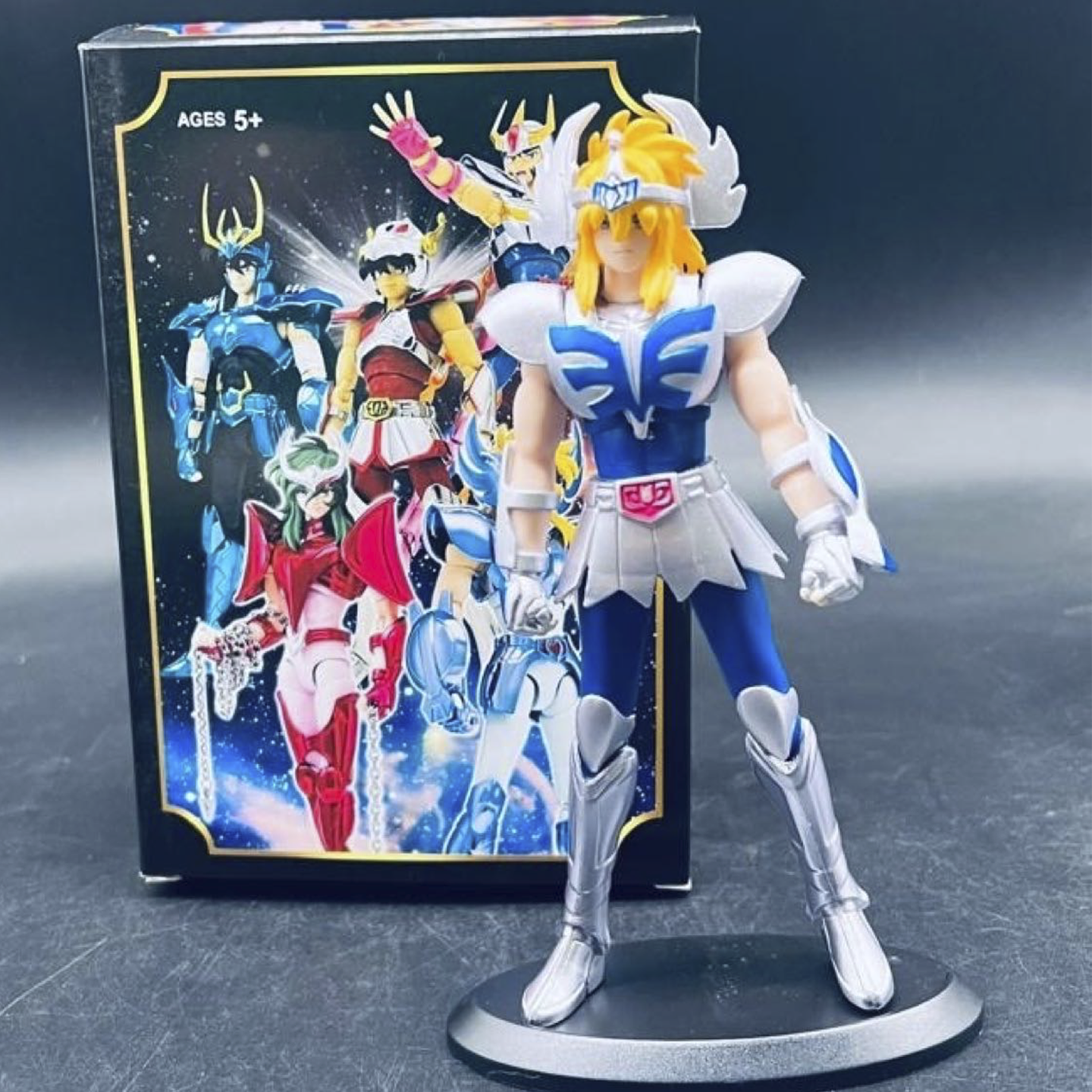 Figura Hyoga de Cisne de Saint Seiya Caballero del Zodiaco 1