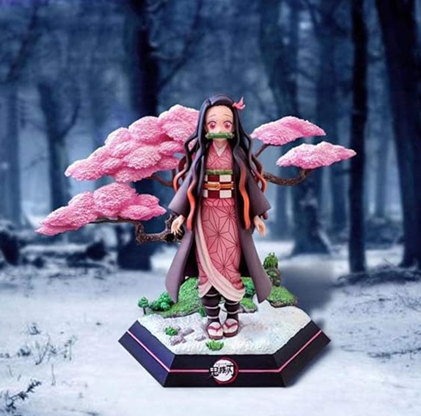 Figura Demon Slayer Nezuko Kamado Arbol De Cerezo 3