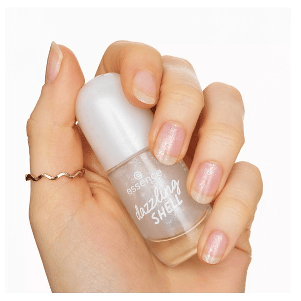 LEFT ME ON RED ESMALTE ESSENCE 2