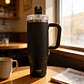 TERMO TYESO TÉRMICO CON ASA Y PITILLO 900ML - Miniatura 2