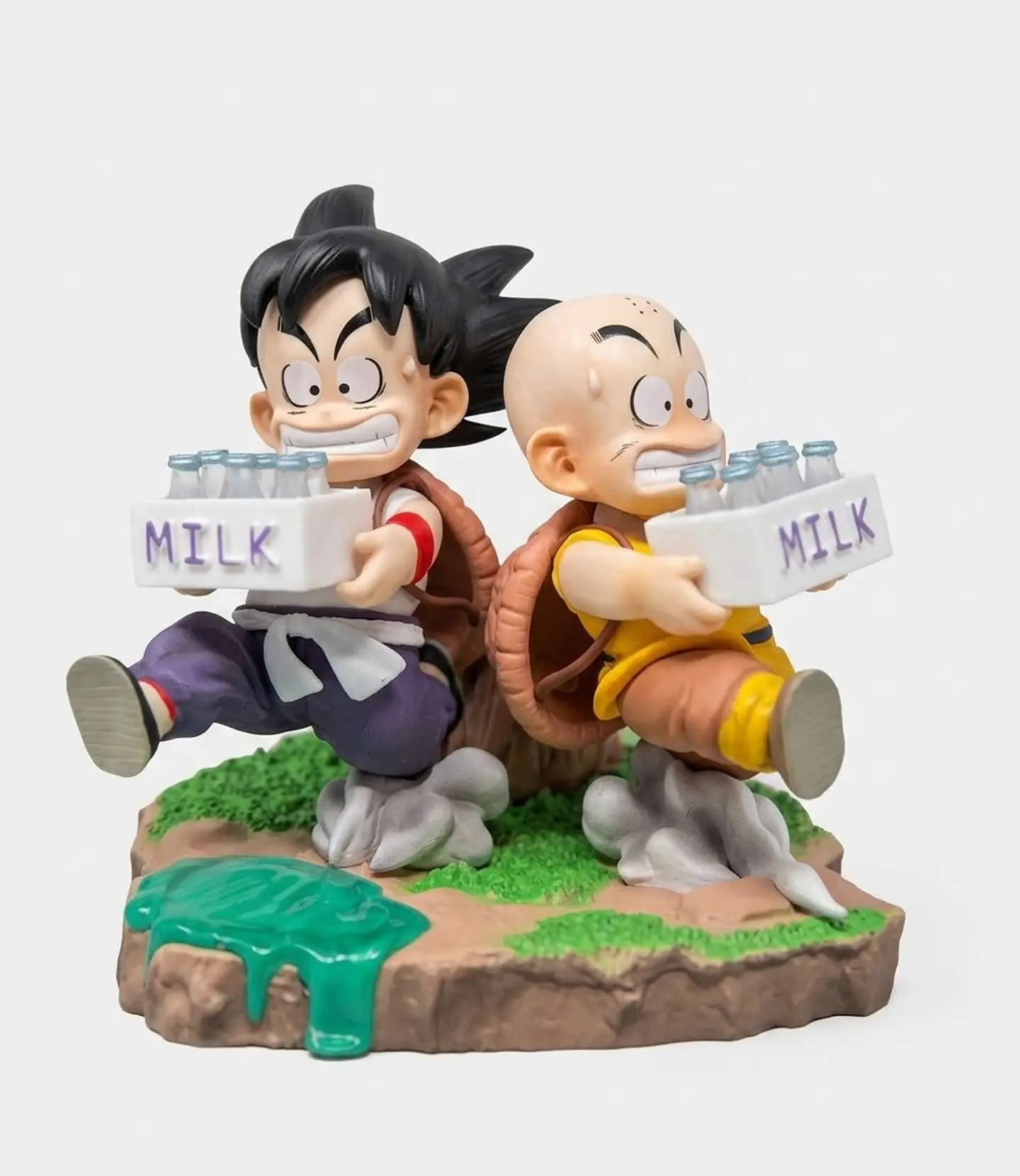 GOKU KRILIN LECHE DRAGON BALL 1