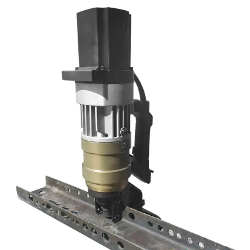 Punzonadora electrohidraulica WORKINSTEEL WS-32E 3
