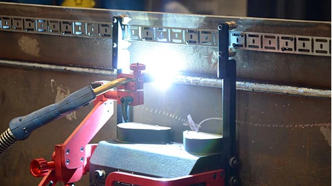 Tractor de Soldadura PROMOTECH LIZARD | Equipo Automático Programable para Soldadura Industrial