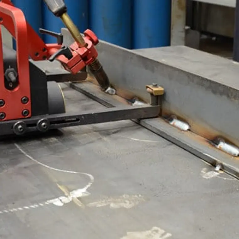 Tractor de Soldadura PROMOTECH LIZARD | Equipo Automático Programable para Soldadura Industrial 3