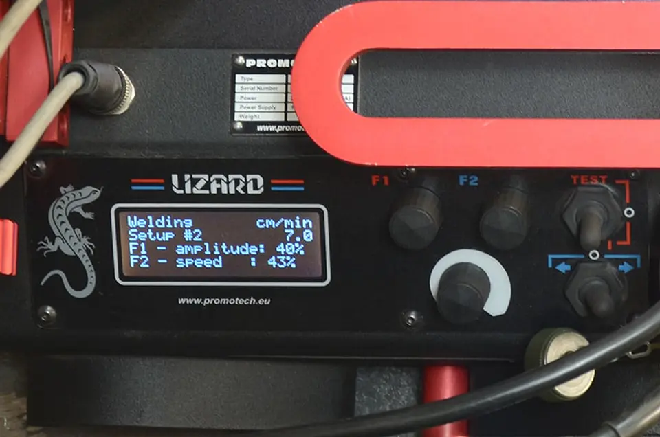 Tractor de Soldadura PROMOTECH LIZARD | Equipo Automático Programable para Soldadura Industrial 6
