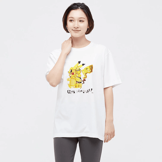 Polera Uniqlo Pokémon Meets Artist  2022 Pikachu (tallas Japonesas)