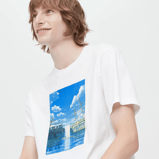 Polera Uniqlo - Makoto Shinkai - Suzume no Tojimari White (tallas Japonesas)