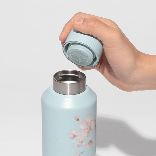 Preventa Starbucks | Sakura 2025 | Stainless Steel Bottle Pale Blue Gradient 591ml