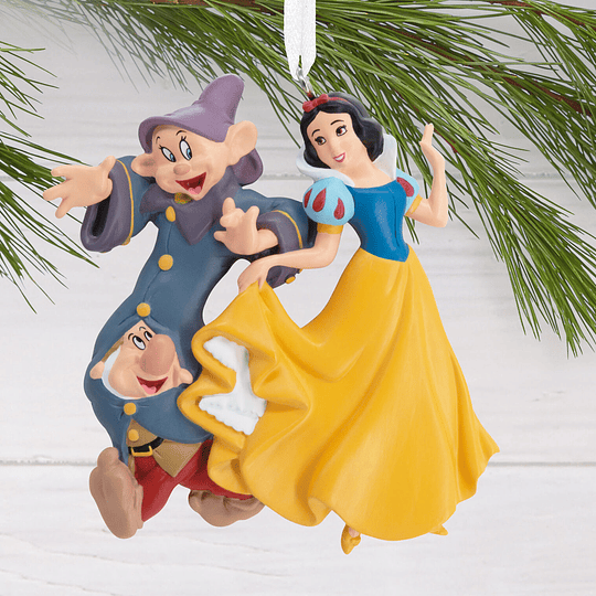 Hallmark Ornament I Disney Princess Snow White and Friends