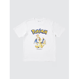 Preventa Polera Uniqlo Pokemon 30th anniversary - Charizard - Tallas Japonesas