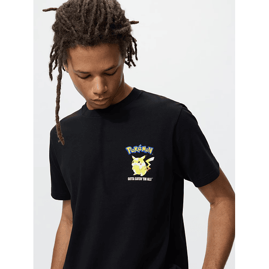 Preventa Polera Uniqlo Pokemon 30th anniversary - Chubby Pikachu - Tallas Japonesas