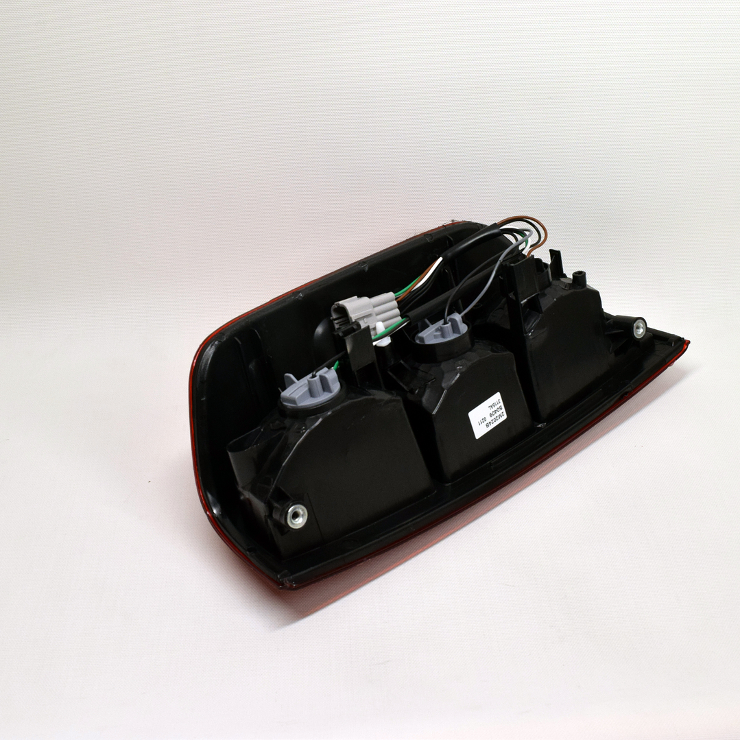 Farol Trasero Izquierdo Nissan Navara 2007-2013 YD25DDTI 2