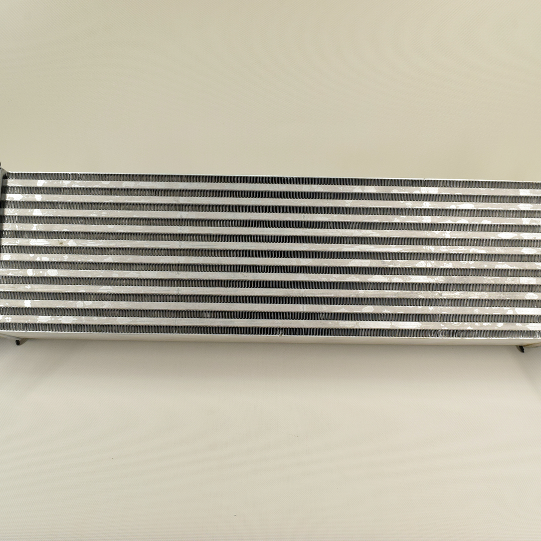 Radiador Intercooler Alternativo Nissan NP300 2.3 YS23 2015–2020 2