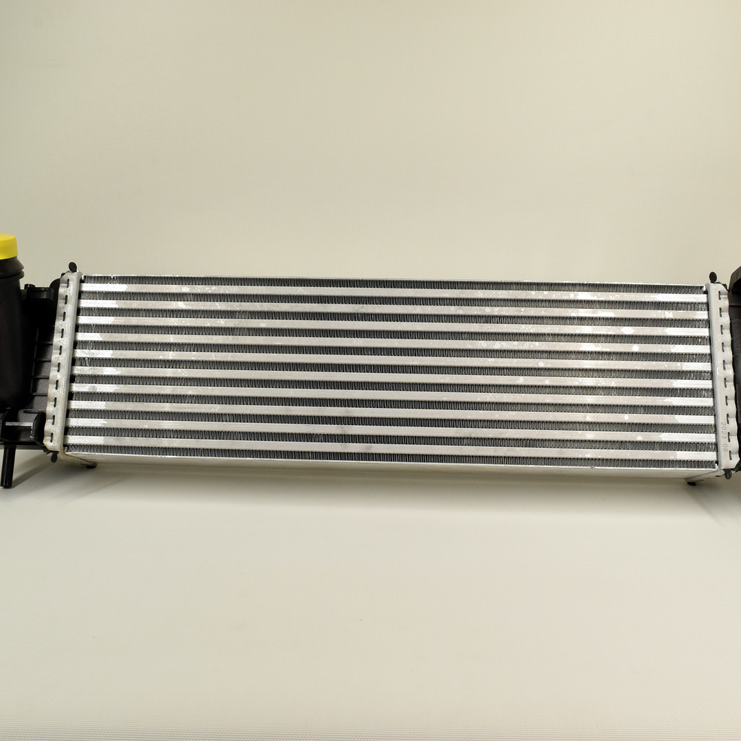 Radiador Intercooler Alternativo Nissan NP300 2.3 YS23 2015–2020 3