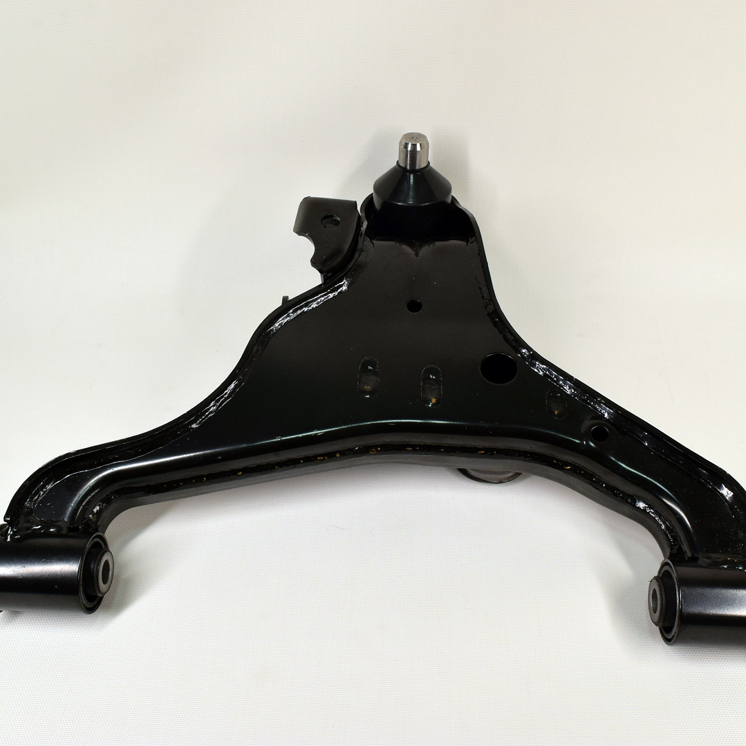 Bandeja Delantera Izquierda STP USA Nissan Navara 2.5 (2007–2016) / NP300 2.3 (2015–2020) 1