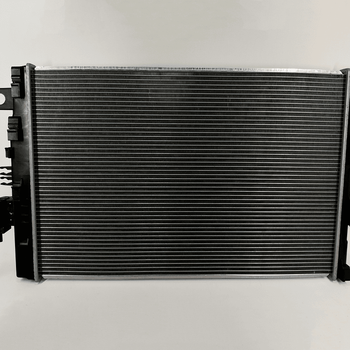 Radiador de Motor Nissan NP300 2.3 / 2.5 (2015–2021) 2