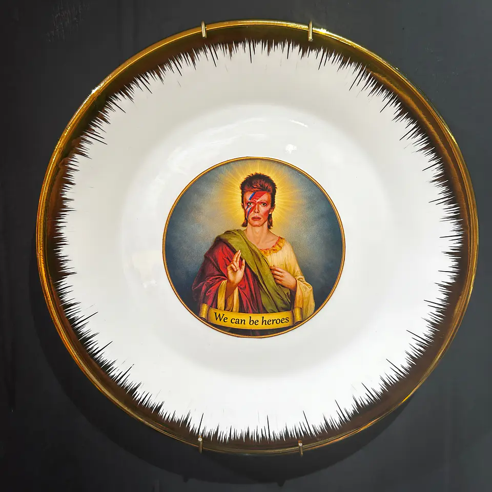 Plato Decorativo Bowie Heroes 1