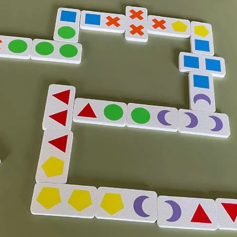 Domino formas y colores