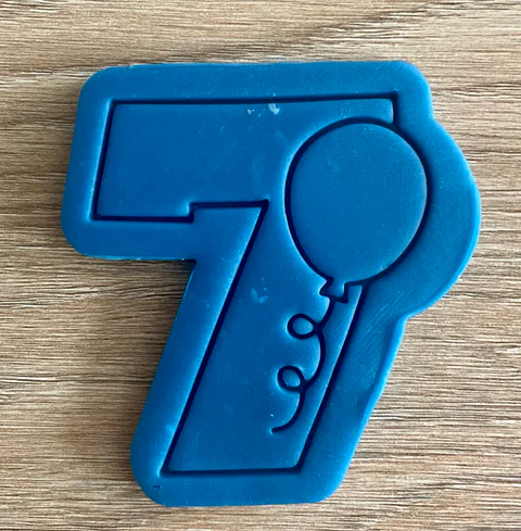 Molde de numero 7 con globo