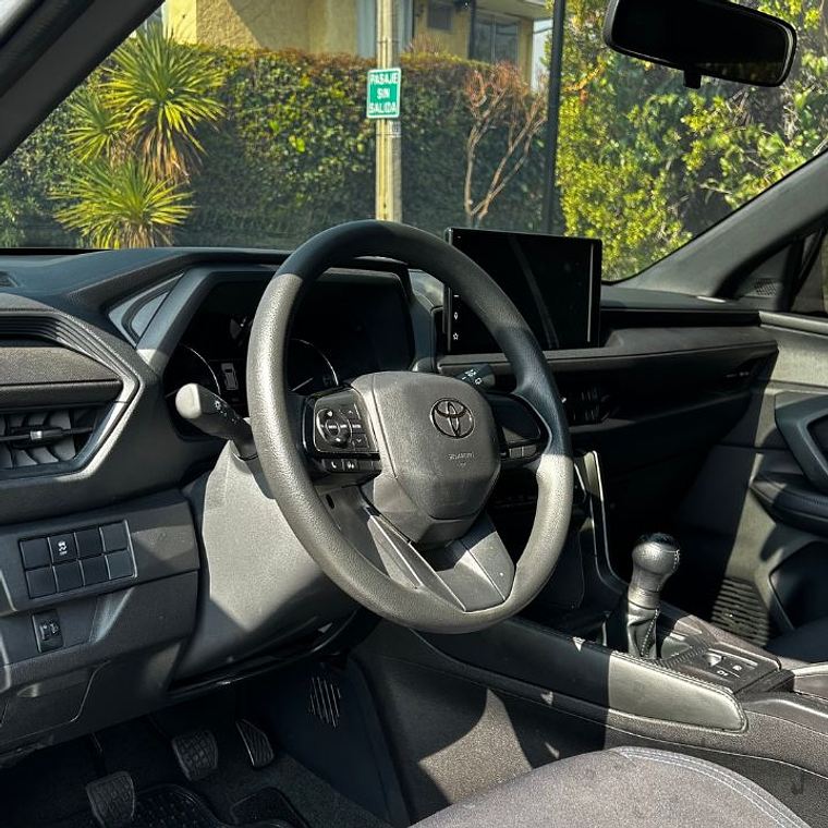 TOYOTA YARIS CROSS 1.5 XI 5MT 2024 9