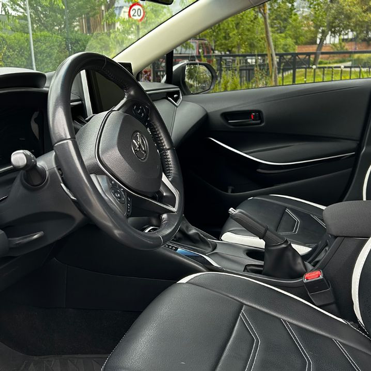 TOYOTA COROLLA XEI 2.0 2022 10