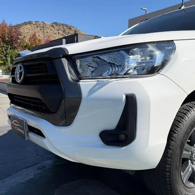 TOYOTA HILUX 2.7 4X2 MT SR 2023 20