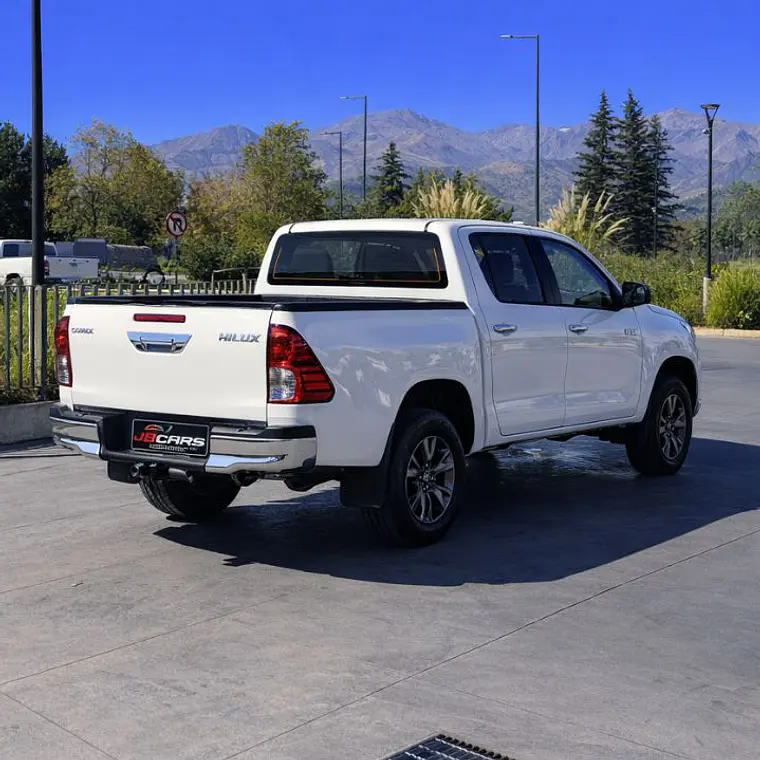 TOYOTA HILUX 2.7 4X2 MT SR 2023 5