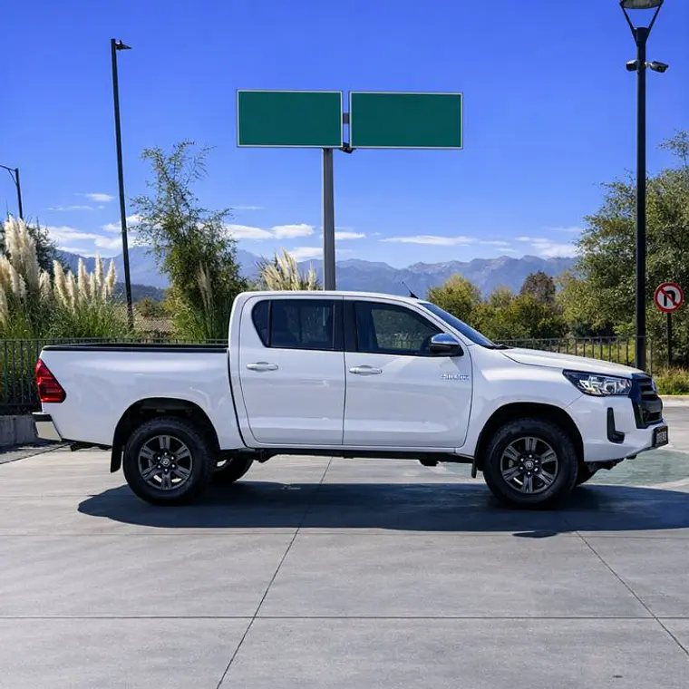 TOYOTA HILUX 2.7 4X2 MT SR 2023 6
