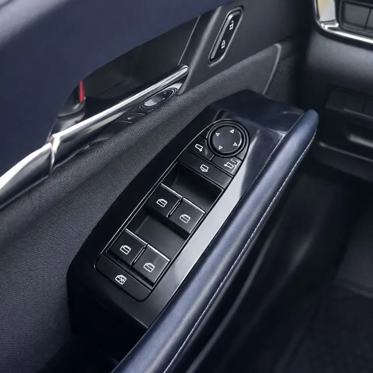 MAZDA CX30 2.O 2024 22