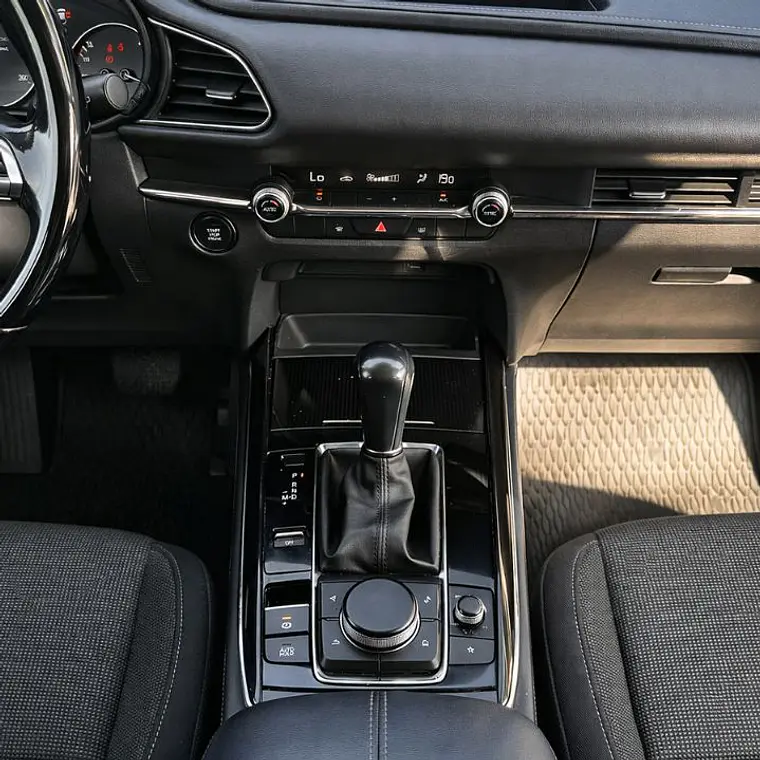 MAZDA CX30 2.O 2024 14