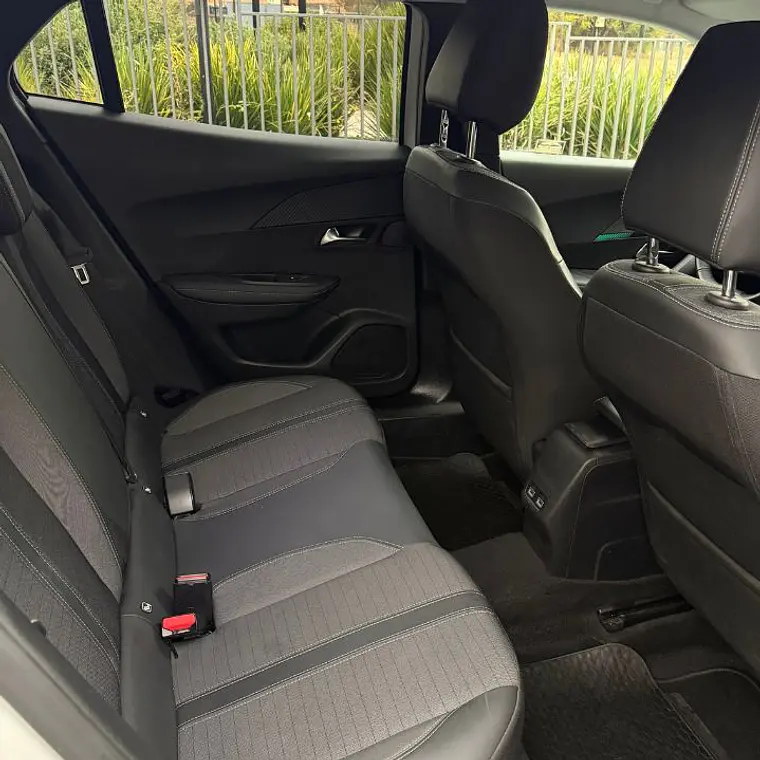 PEUGEOT 2008 PURETECH 130 EAT8 1.2 AUT 17