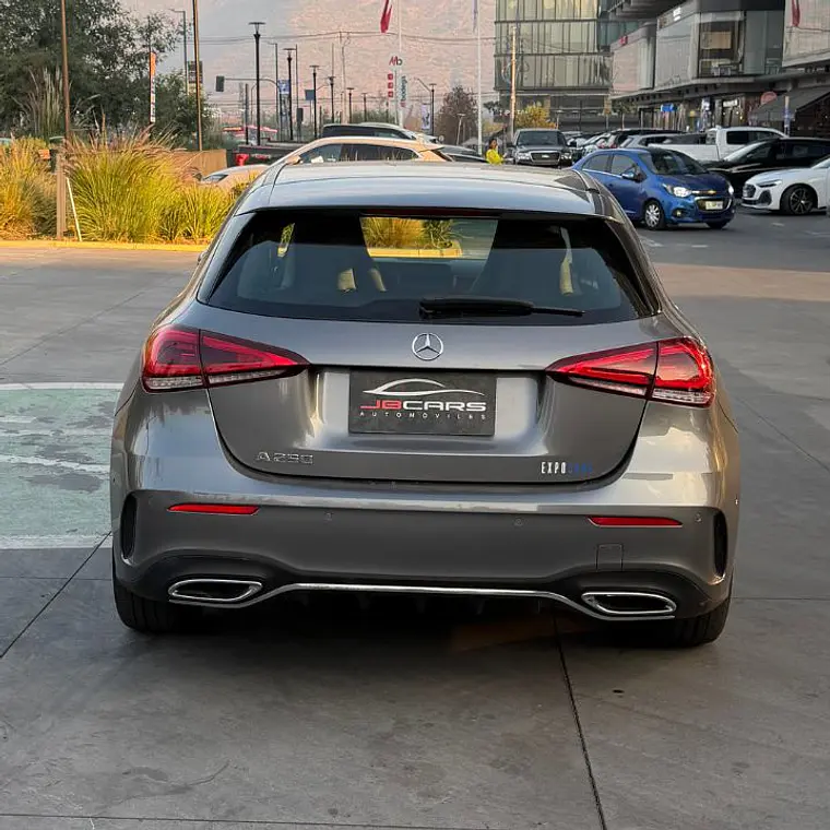 MERCEDES BENZ A250 AMG LINE 2.0 2023 6