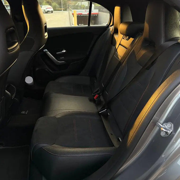 MERCEDES BENZ A250 AMG LINE 2.0 2023 18