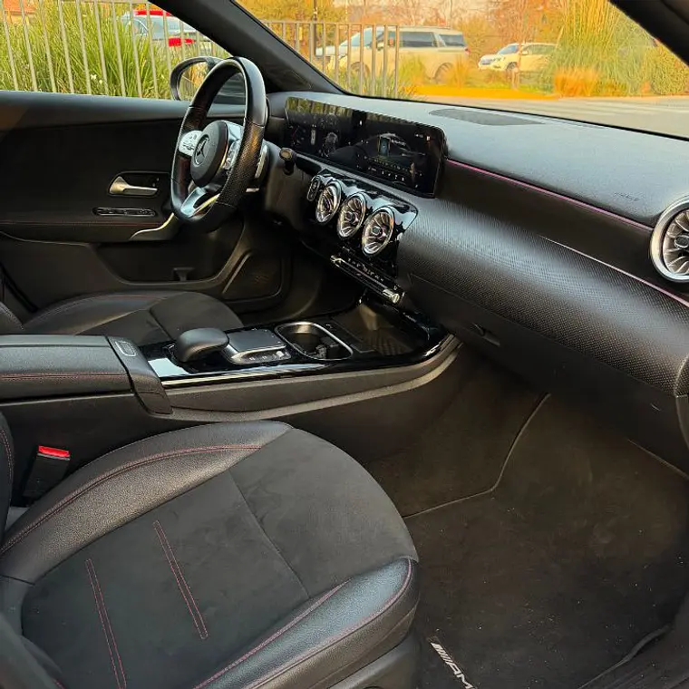 MERCEDES BENZ A250 AMG LINE 2.0 2023 12
