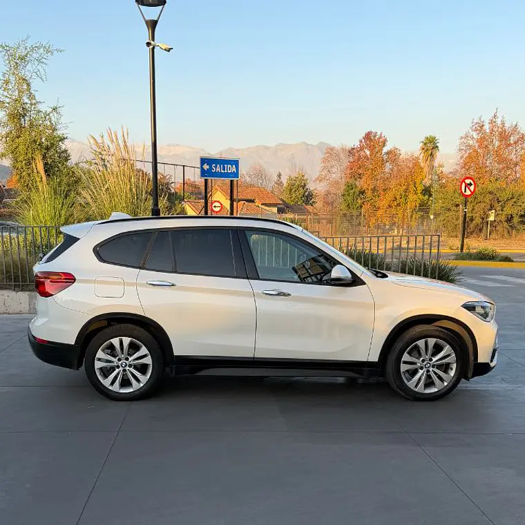 BMW X1 SDRIVE18D LUXURY 2.0 8