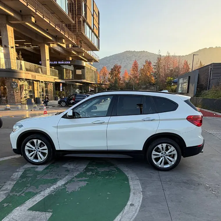 BMW X1 SDRIVE18D LUXURY 2.0 9