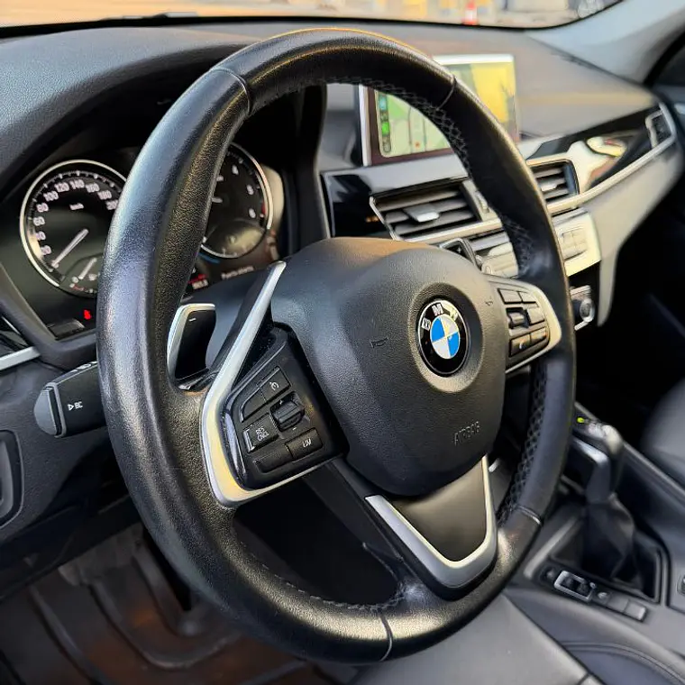 BMW X1 SDRIVE18D LUXURY 2.0 13