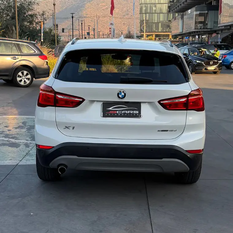 BMW X1 SDRIVE18D LUXURY 2.0 6
